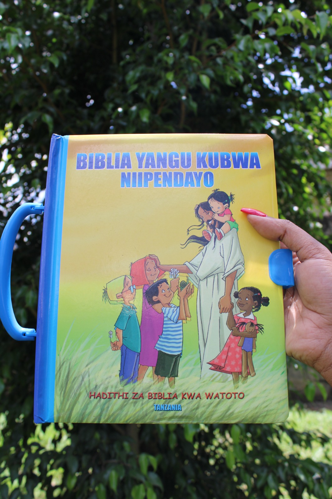 Bibilia Yangu Kubwa Niipendayo